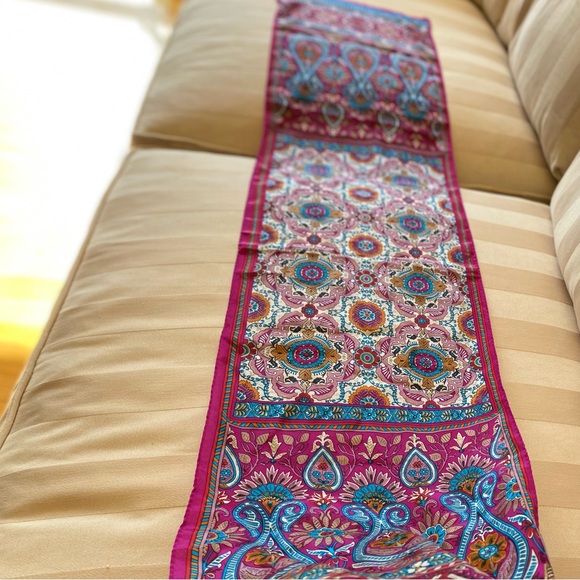 SOLD 🤩 Vntg Oscar de la Renta Silk Floral Scarf - Picture 6 of 11